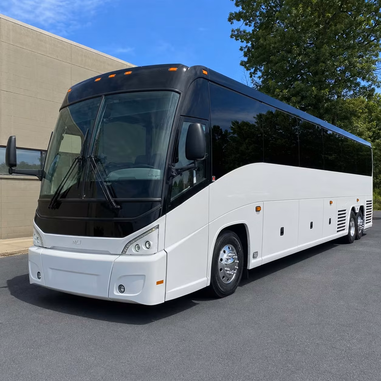 louisville charter bus rental exterior