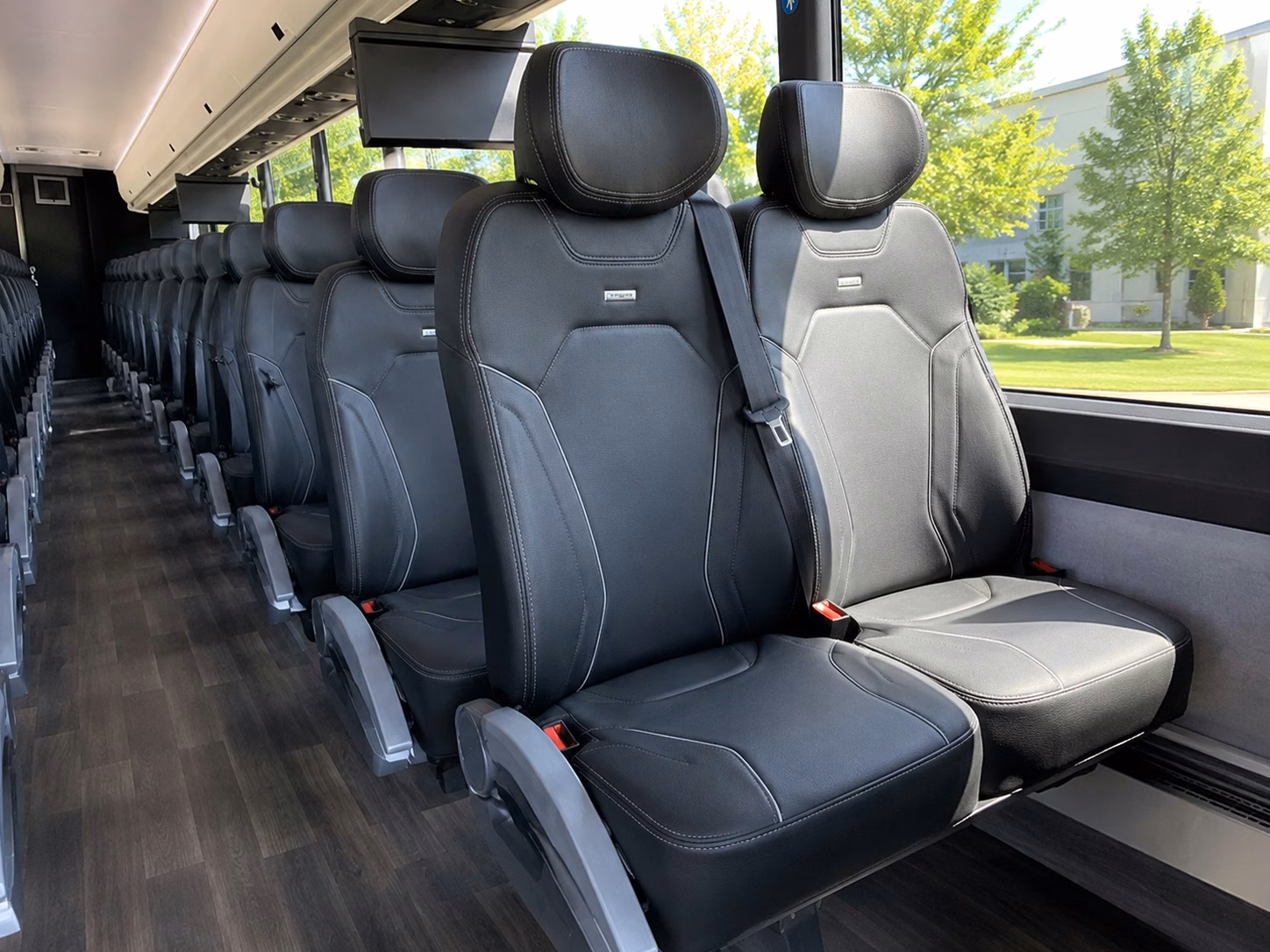 louisville charter bus rental