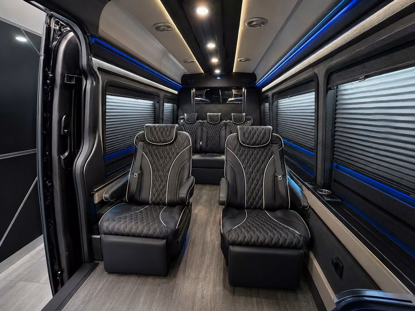 louisvillecoachbusservice com can handle corporate airport shuttles across the louisville metro