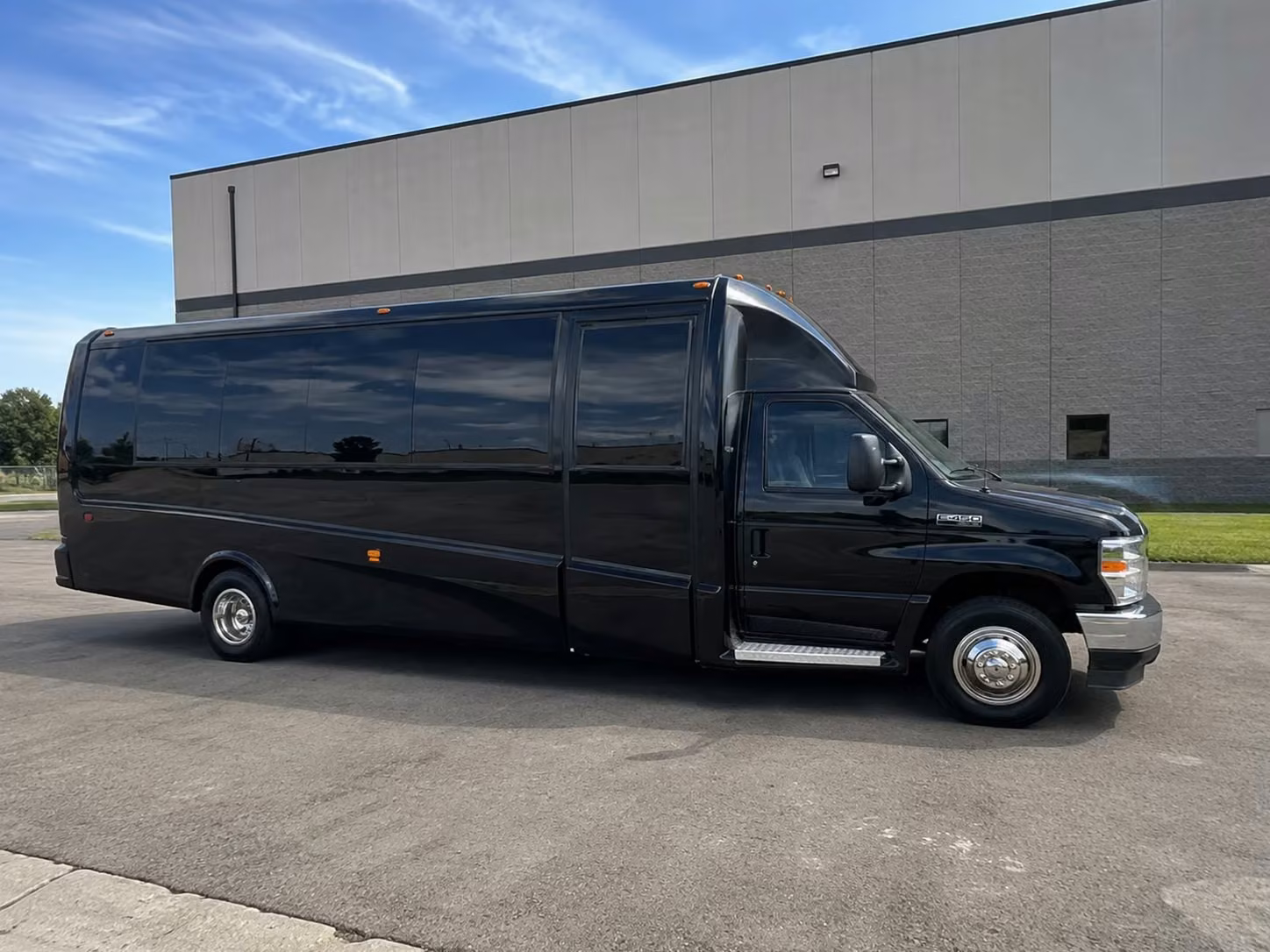 sports team sporting event bus rentals in louisville