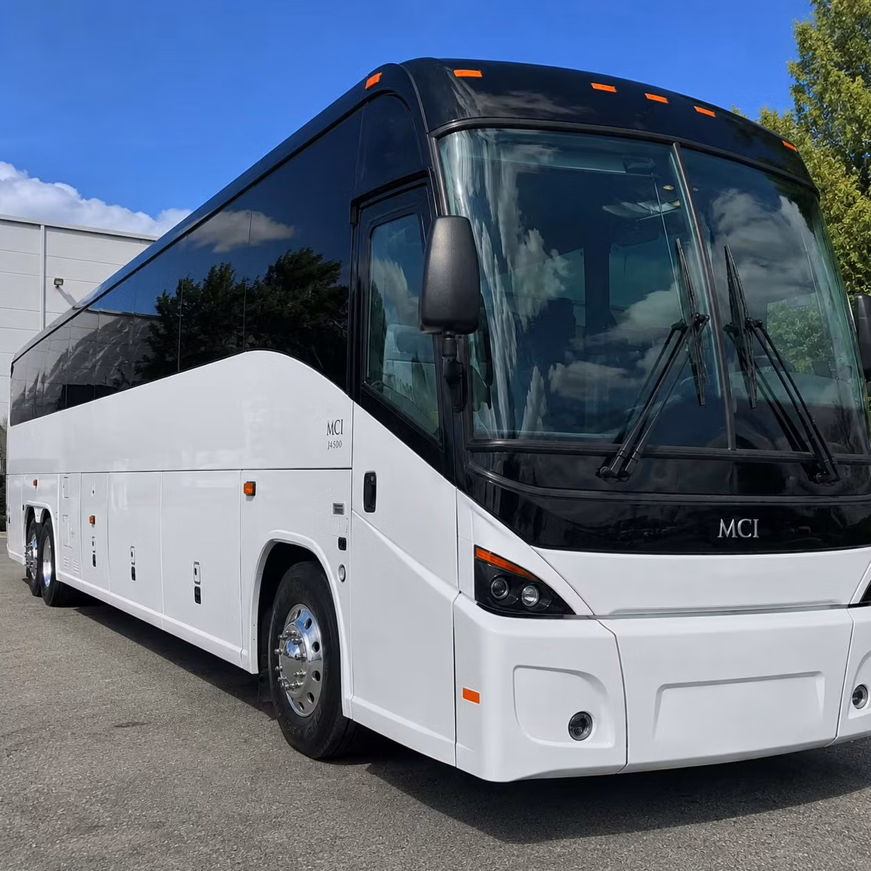 the smartest way to handle louisville hotel airport shuttles for large groups